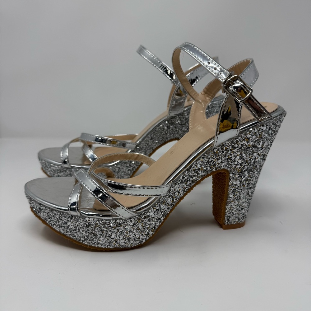 NWOT Silver Glitter High Heel Sandals sz 39 (WCTUAD)